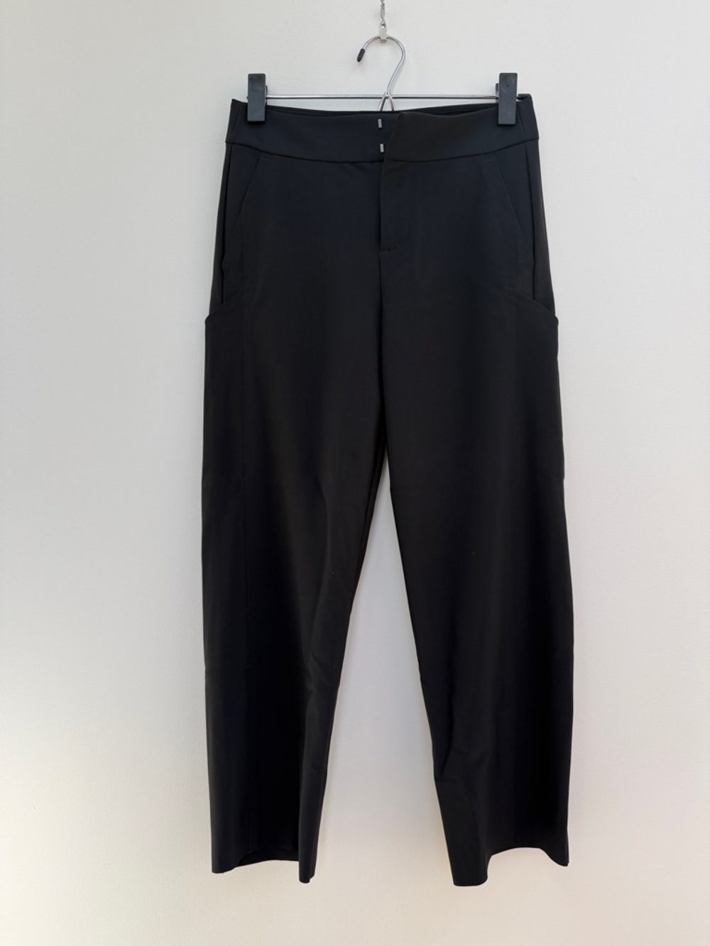Athleta NWOT Stellar Cropped Straight Leg Pants 2P